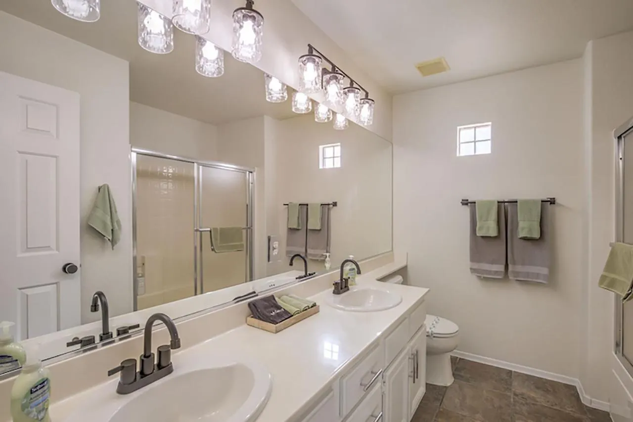 Holiday home Buddha Gem, Central 6 Bed Room Luxury Home With Pool Hot Tub Game Room And Much More Las Vegas United States