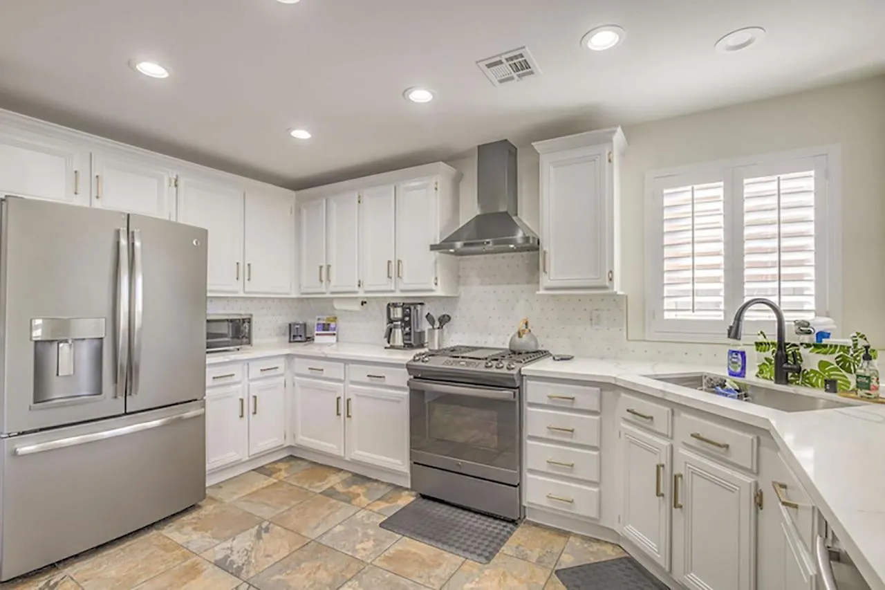 Buddha Gem, Central 6 Bed Room Luxury Home With Pool Hot Tub Game Room And Much More Las Vegas Holiday home