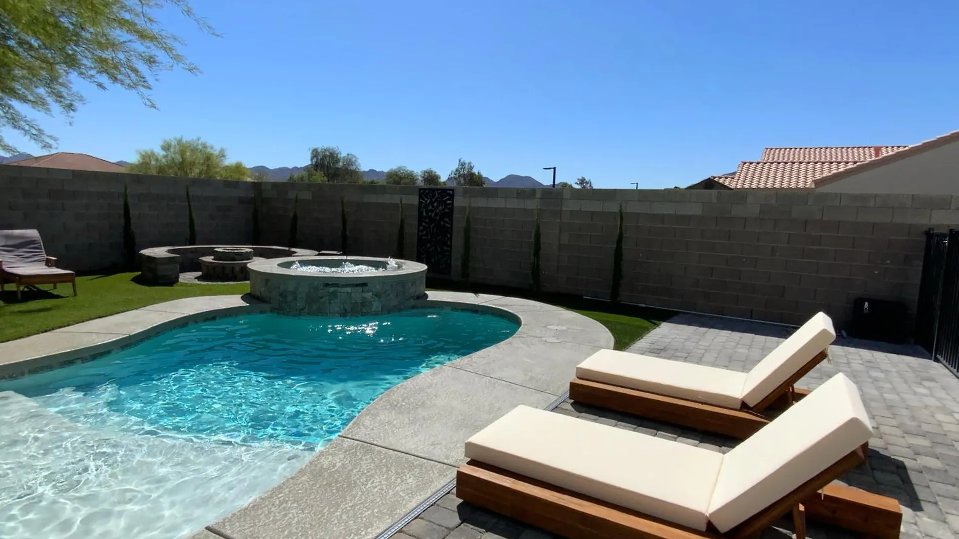 Buddha Gem, Central 6 Bed Room Luxury Home With Pool Hot Tub Game Room And Much More Las Vegas United States